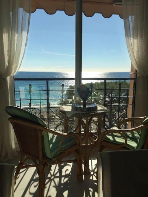 Апартаменты Victoria Bilocale Centro Citta E Vista Mare Ментона Экстерьер фото